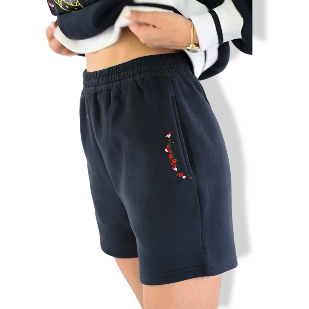 Yellow the label HERALD FLORAL SWEAT SHORTS XS